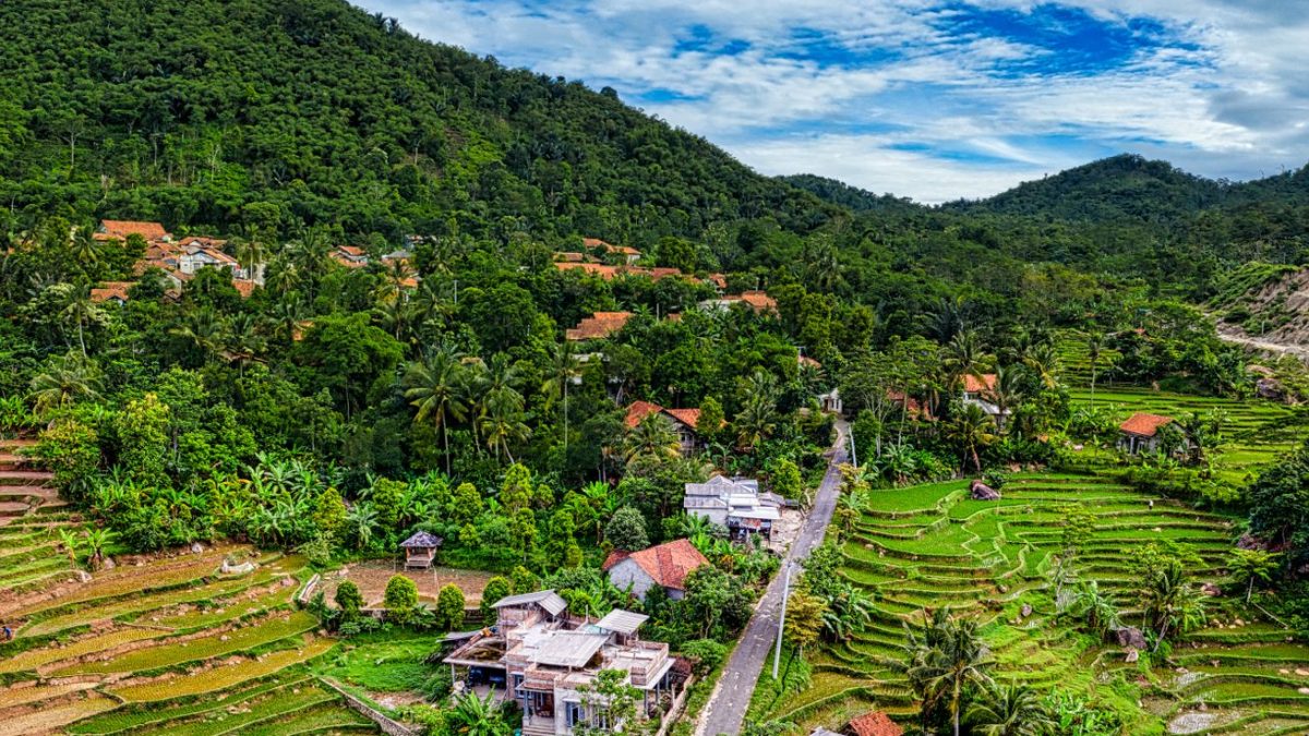 หมู่บ้านที่สะอาดที่สุดในเอเชีย: ทำไมถึงปิดไม่ให้เข้าชมในวันอาทิตย์