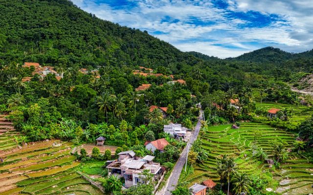 หมู่บ้านที่สะอาดที่สุดในเอเชีย: ทำไมถึงปิดไม่ให้เข้าชมในวันอาทิตย์