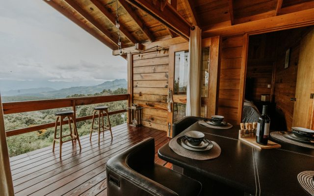 พักผ่อนในเคปทาวน์: 12 ที่พัก Airbnb ที่มีสระว่ายน้ำและวิวสุดยอด