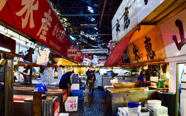 สำรวจตลาดในญี่ปุ่น: การแนะนำที่สนุกสนานสู่ความอร่อยของอาหารญี่ปุ่น