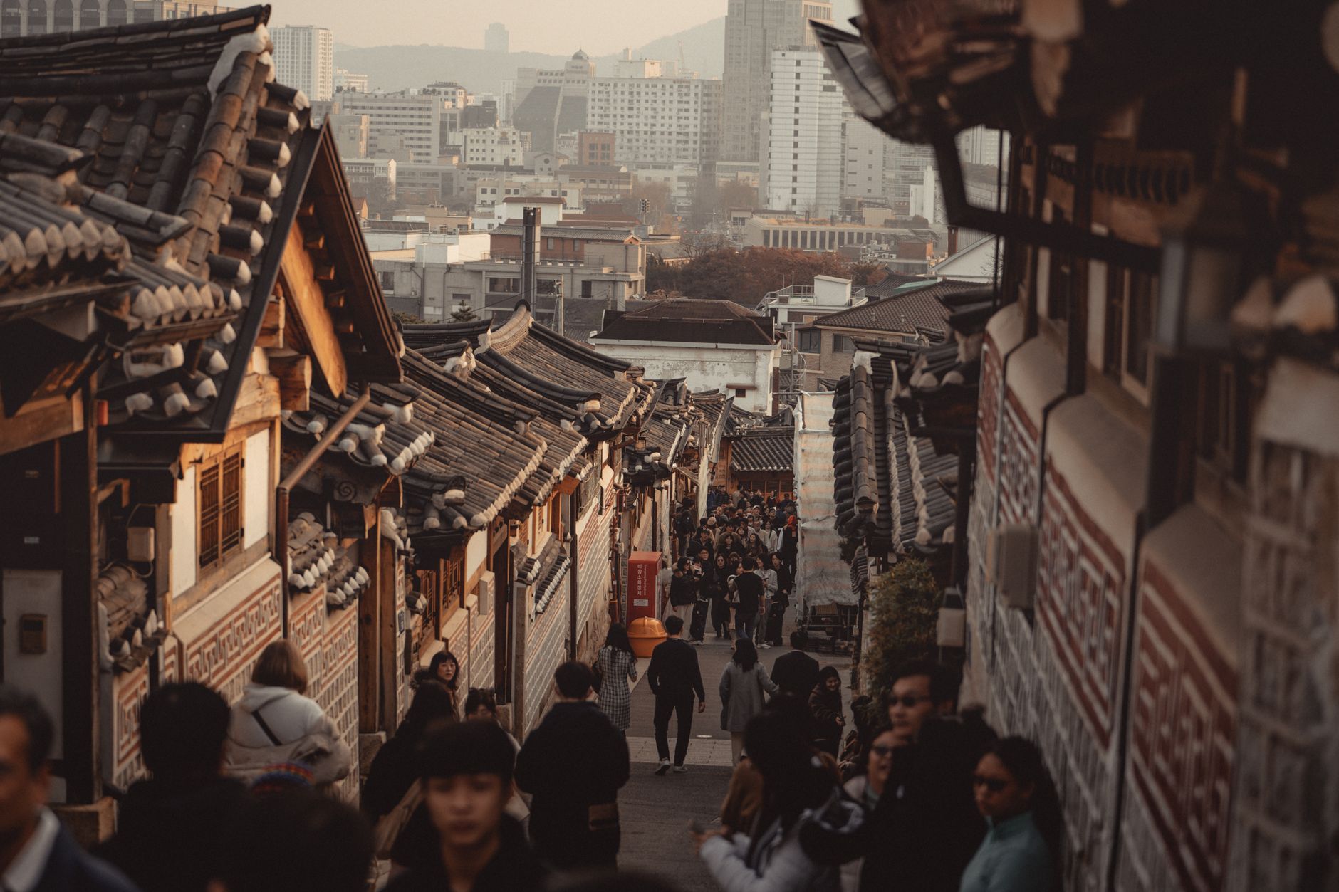 เดินเล่นในอินซาดง: สัมผัสหัวใจของวัฒนธรรมเกาหลี