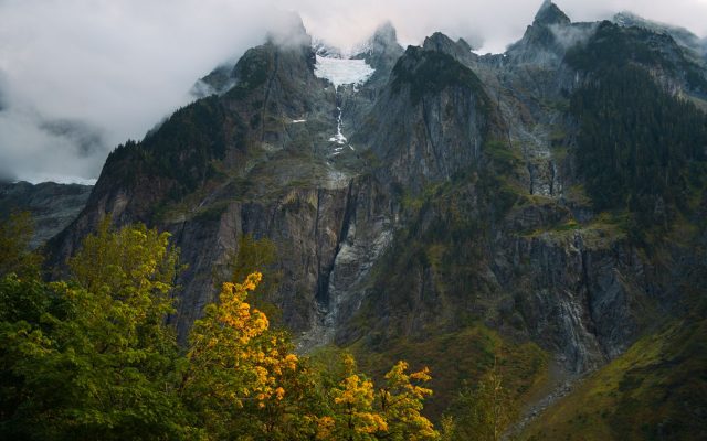 ขับรถชมความงามบน North Cascades Highway ในวอชิงตัน