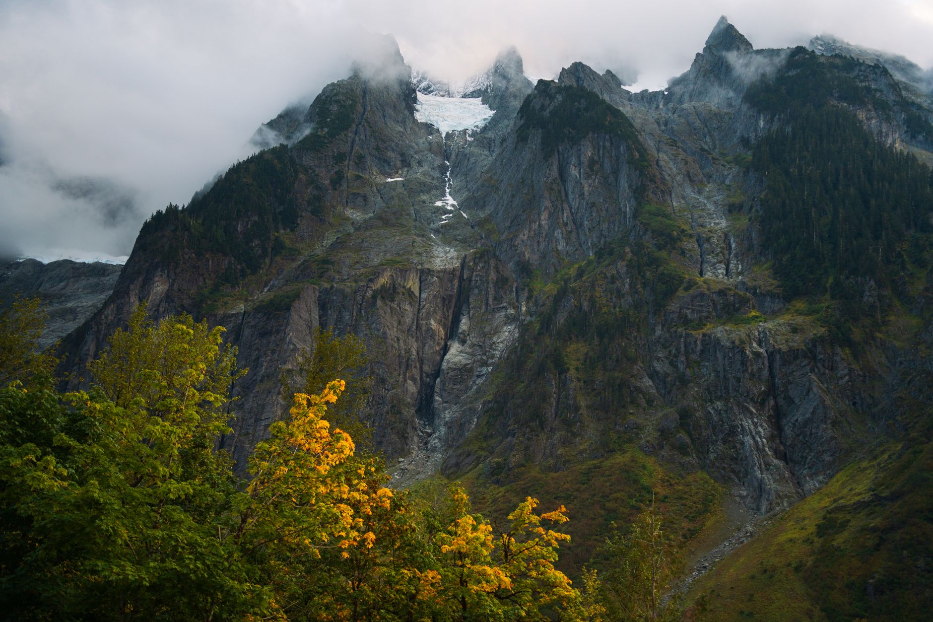 ขับรถชมความงามบน North Cascades Highway ในวอชิงตัน