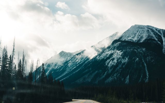 การเดินทางด้วยรถยนต์บนถนนทรานส์-แคนาดา: สำรวจอุทยานแห่งชาติ Mount Revelstoke, Glacier, Yoho และ Banff ในหนึ่งสัปดาห์