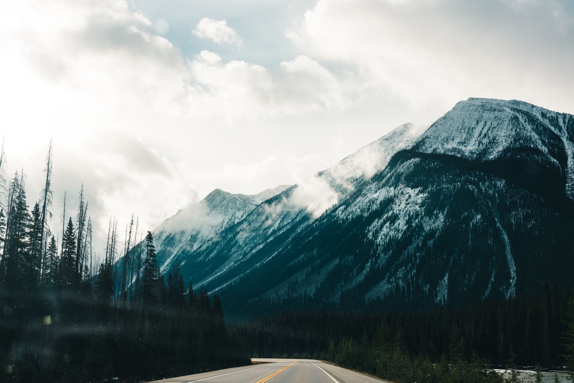การเดินทางด้วยรถยนต์บนถนนทรานส์-แคนาดา: สำรวจอุทยานแห่งชาติ Mount Revelstoke, Glacier, Yoho และ Banff ในหนึ่งสัปดาห์