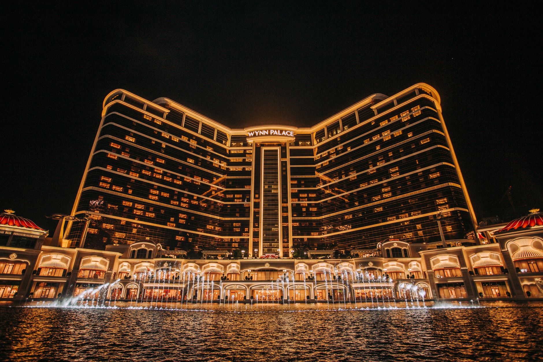สัมผัสประสบการณ์ที่ Wynn Palace มาเก๊า: สวนดอกไม้ อาหารอร่อย และน้ำพุเต้นระบำ