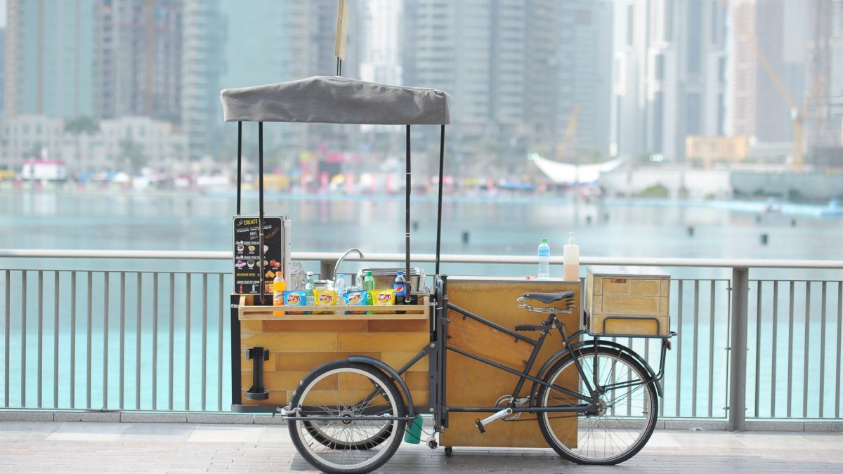 ทัวร์สตรีทฟู้ดดูไบ: ประสบการณ์การกินที่ไม่ควรพลาด