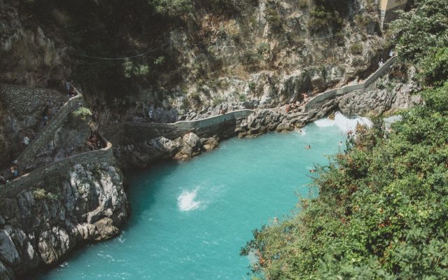 เกาะที่ดีที่สุดสำหรับน้ำทะเลสีฟ้าครามและการดำน้ำระดับโลก