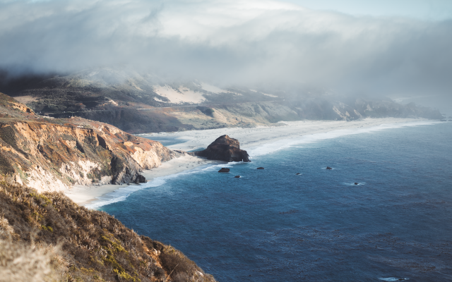 สำรวจ Big Sur: เส้นทางท่องเที่ยวชายฝั่งคลาสสิกของแคลิฟอร์เนีย