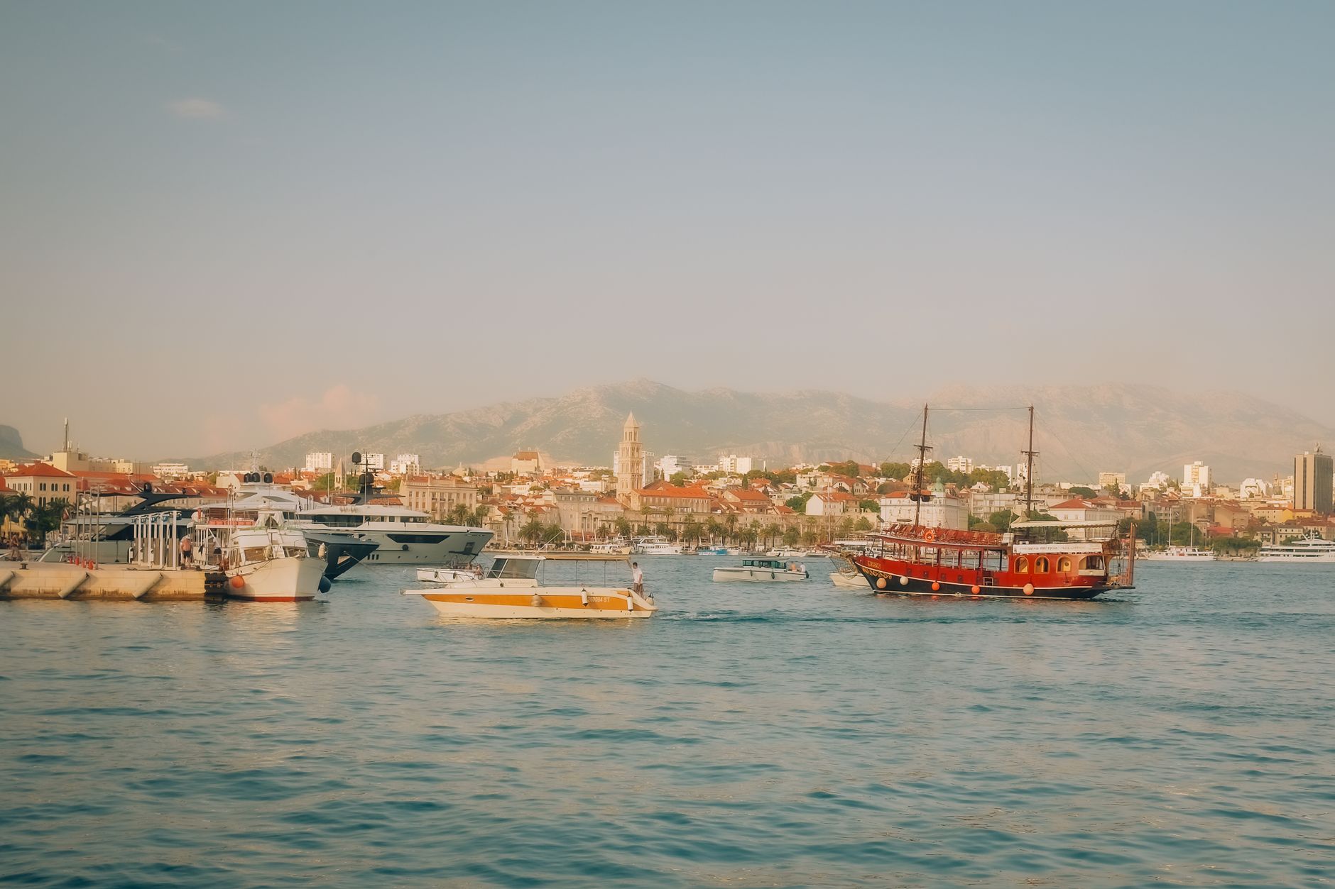 การเดินทางด้วยเรือใบที่โครเอเชีย: สุดยอดวันหยุดสำหรับครอบครัว