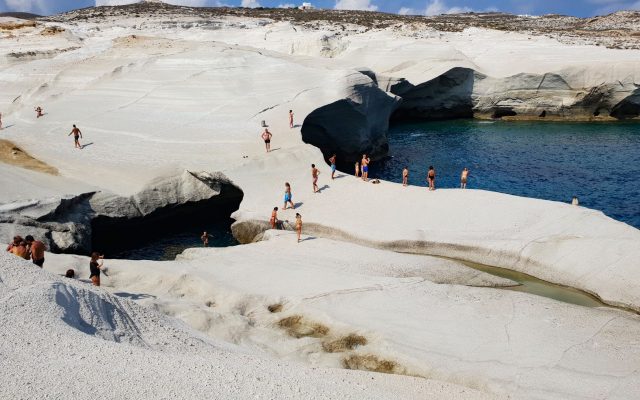 สำรวจความงามของมิโลส: เกาะที่ซ่อนอยู่ในกรีซ