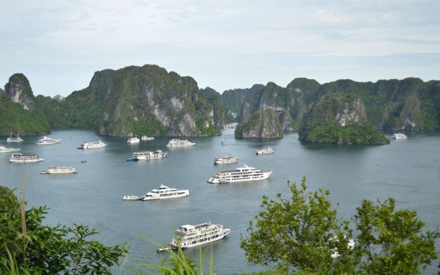 ล่องเรือในอ่าวฮาลอง: สถานที่ท่องเที่ยวที่ต้องไปในเวียดนาม