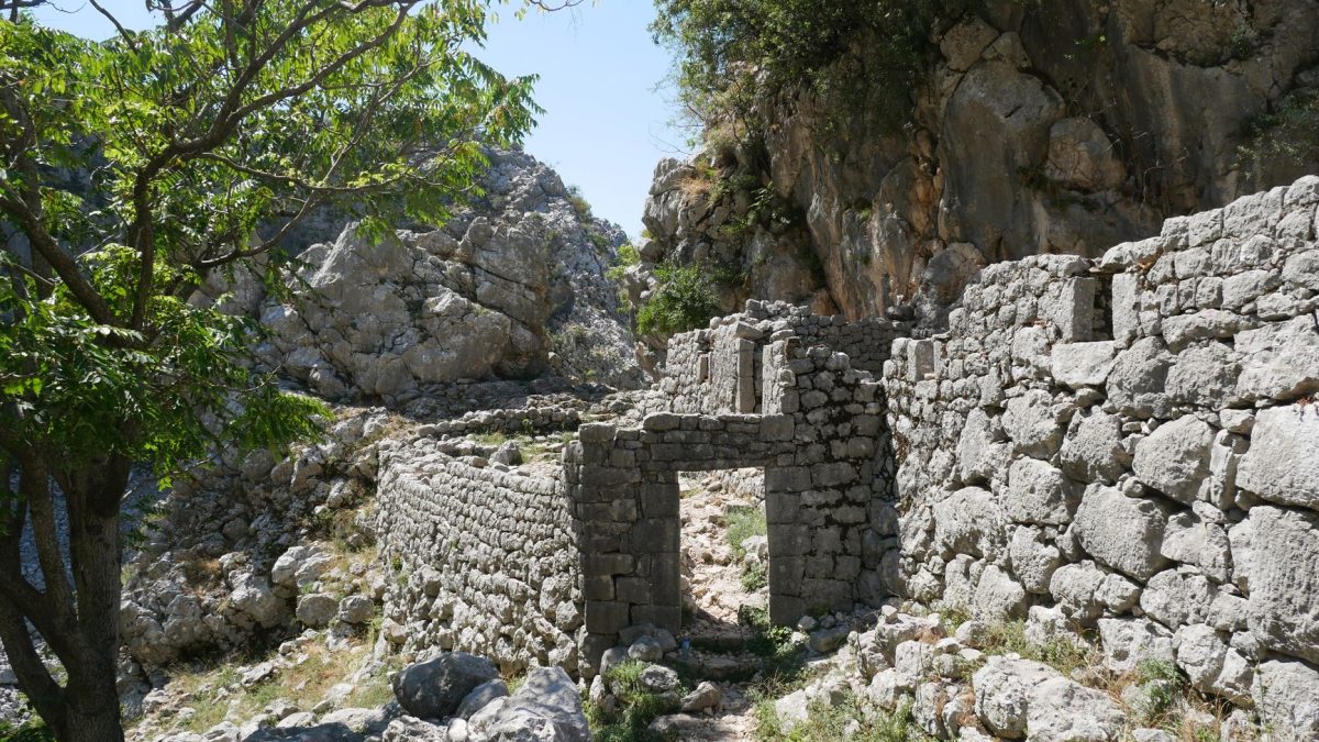 เดินป่าในเพโลพอนนีซัส: สถานที่ที่โอดิสซีย์เคยอาศัยอยู่