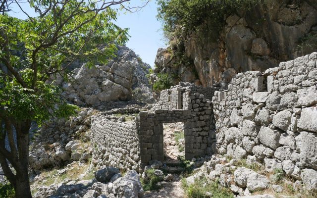 เดินป่าในเพโลพอนนีซัส: สถานที่ที่โอดิสซีย์เคยอาศัยอยู่
