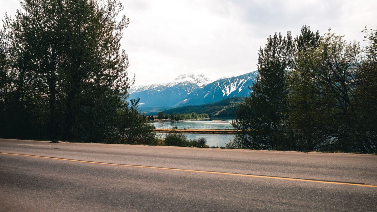 การเดินทางด้วยรถยนต์ในแคนาดา: สำรวจอุทยานแห่งชาติ Mount Revelstoke, Glacier, Yoho และ Banff ในหนึ่งสัปดาห์