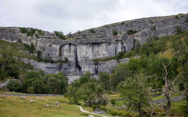 สำรวจเส้นทางเดินป่าที่ Yorkshire Dales ด้วยรถไฟ