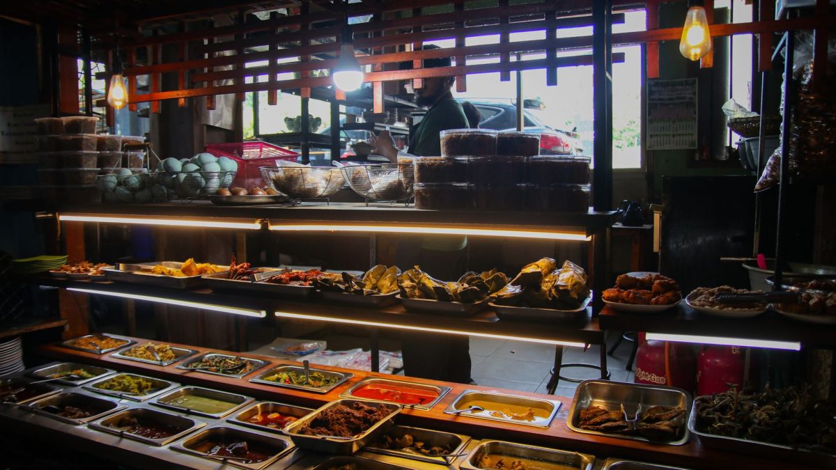 ทัวร์สตรีทฟู้ดลอมบอก: สัมผัสรสชาติของอินโดนีเซีย
