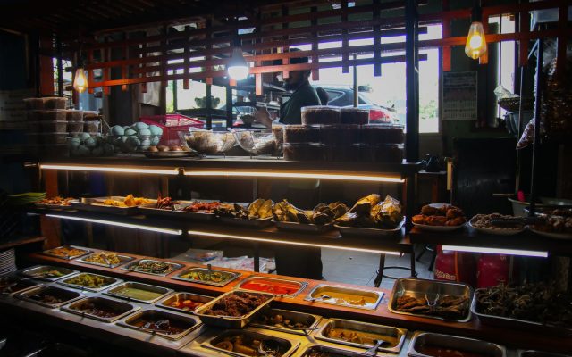 ทัวร์สตรีทฟู้ดลอมบอก: สัมผัสรสชาติของอินโดนีเซีย
