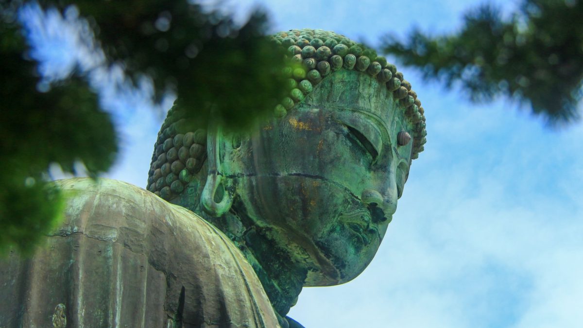 พระใหญ่คามาคุระ: สัญลักษณ์แห่งความสงบในญี่ปุ่น