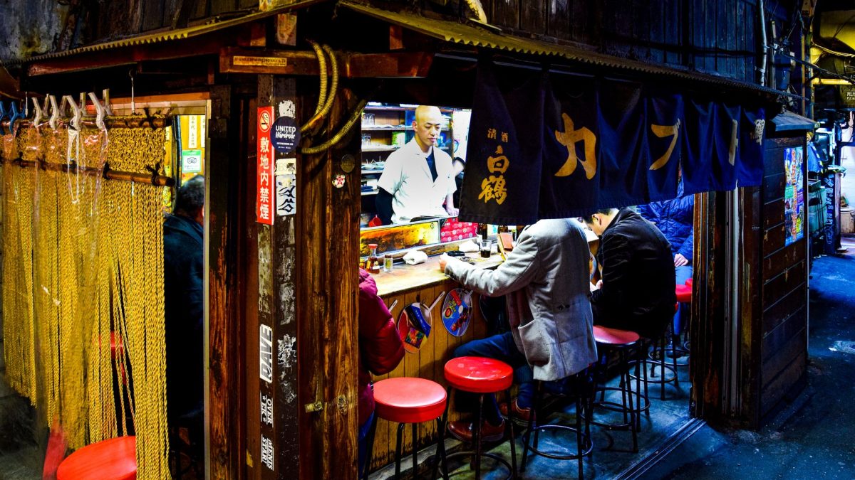 ทัวร์สตรีทฟู้ดโอกินาว่า — มุมลับ