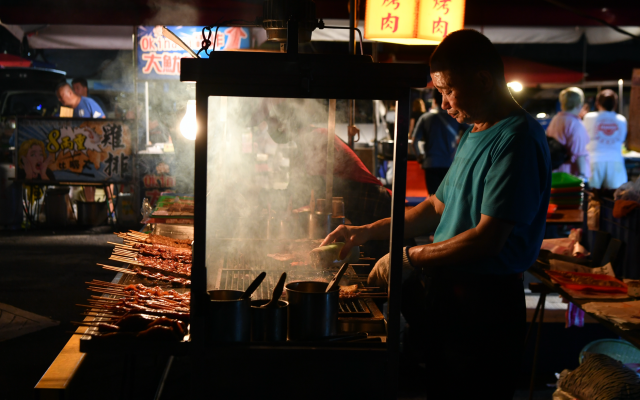 คู่มือตลาดกลางคืนโอกินาว่า — มุมลับ