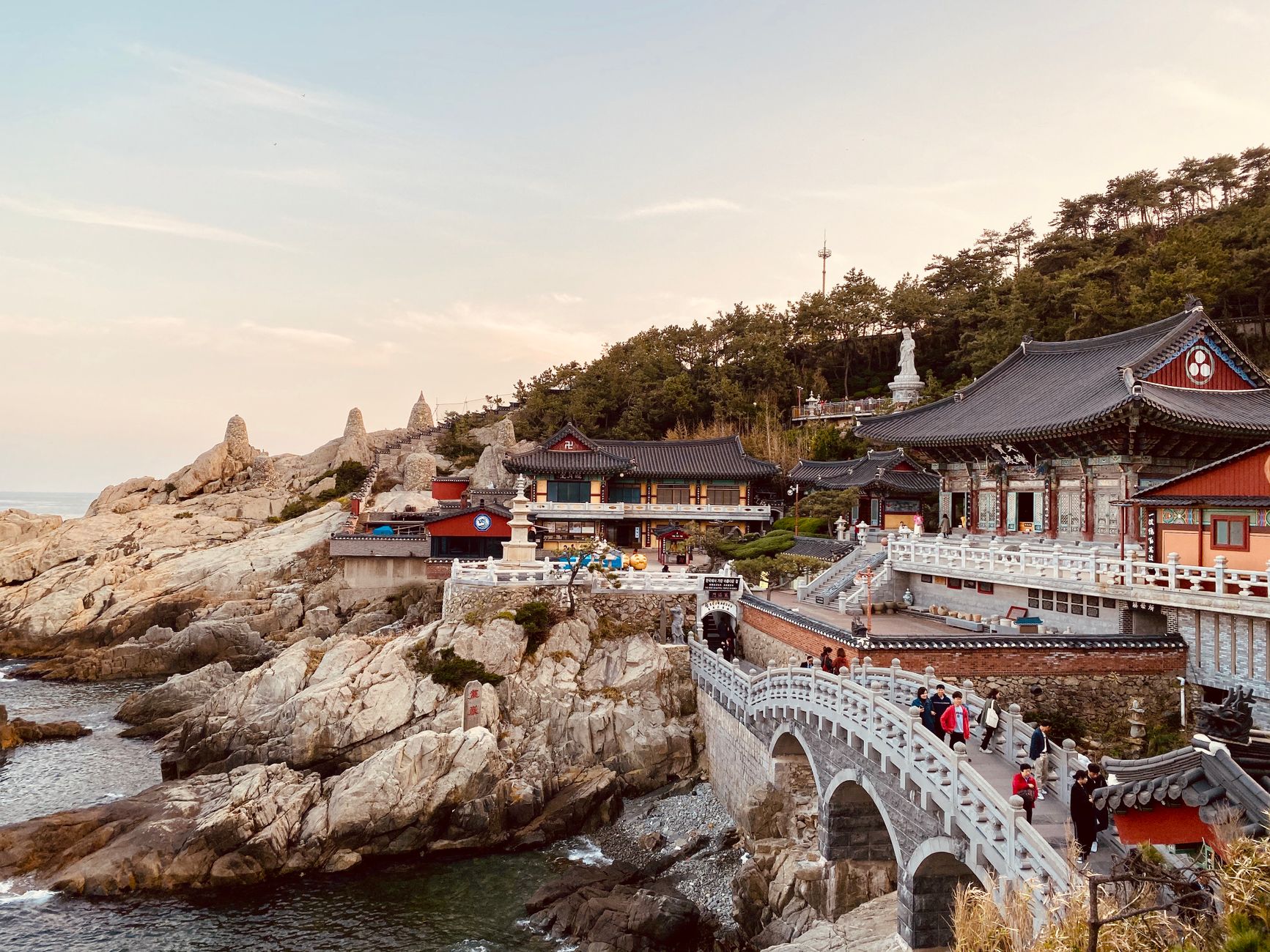 วัดแฮดงยงกุงซา: สถานที่ท่องเที่ยวสุดชิลที่ปูซาน