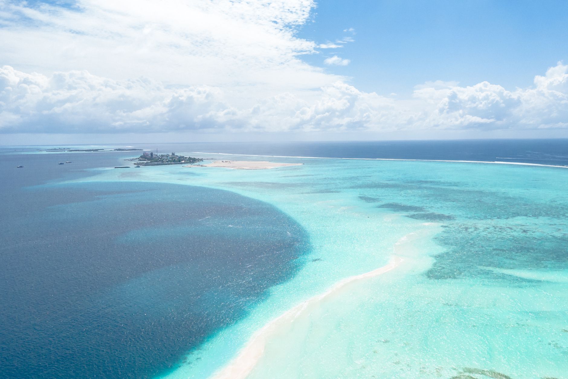 คู่มือเที่ยวอ atol อารี (Ari Atoll) มัลดีฟส์