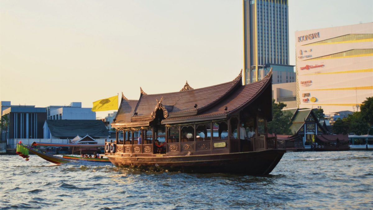 ล่องเรือแม่น้ำเจ้าพระยา: สัมผัสเสน่ห์กรุงเทพฯ จากมุมมองใหม่