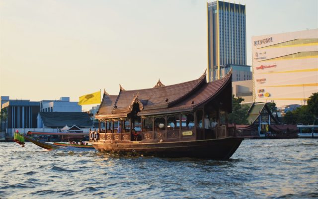 ล่องเรือแม่น้ำเจ้าพระยา: สัมผัสเสน่ห์กรุงเทพฯ จากมุมมองใหม่