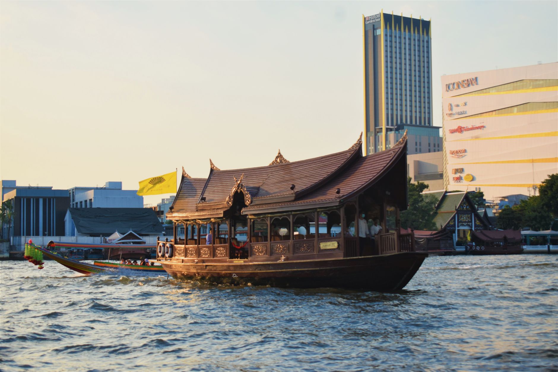 ล่องเรือแม่น้ำเจ้าพระยา: สัมผัสเสน่ห์กรุงเทพฯ จากมุมมองใหม่