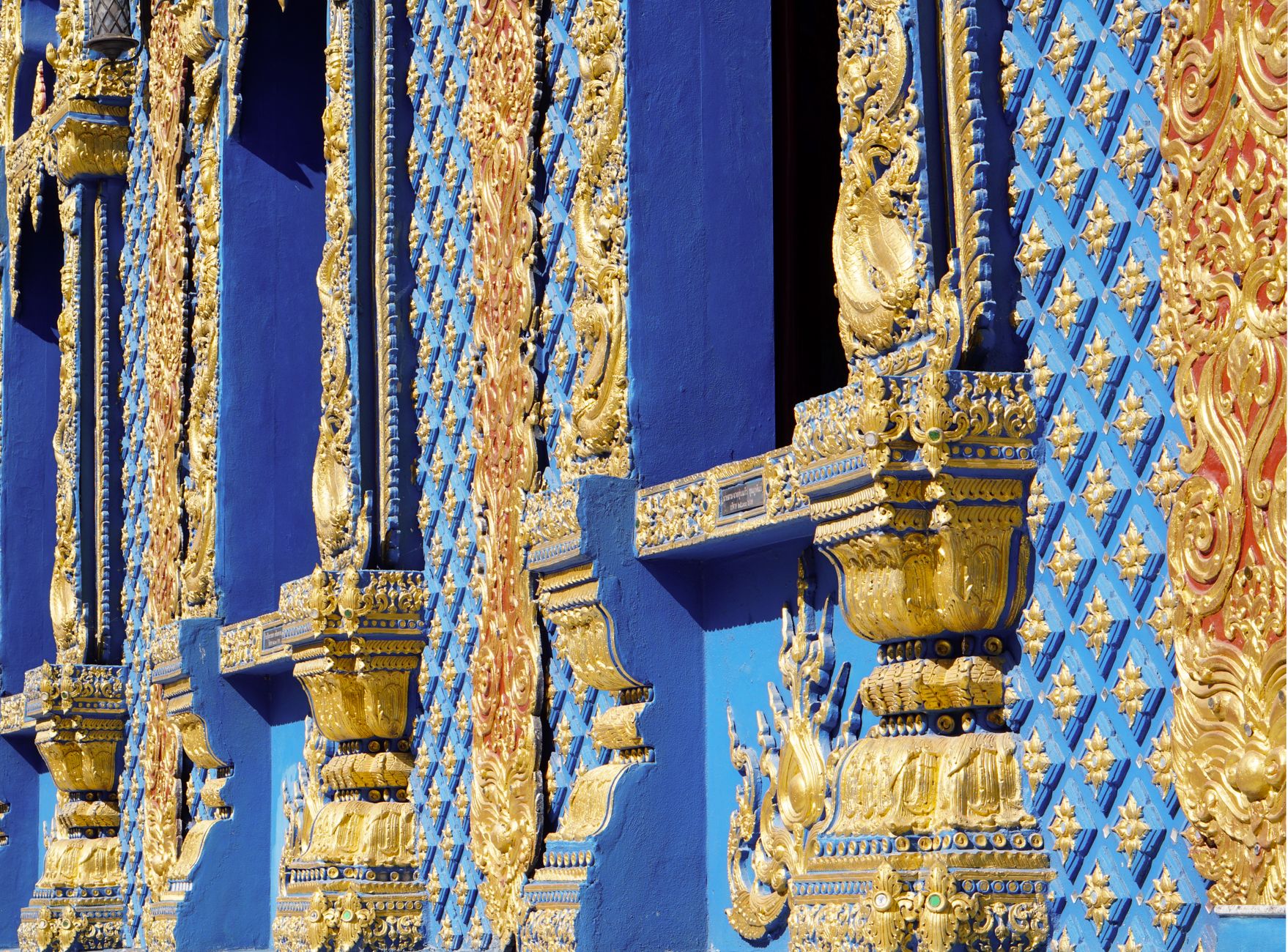 วัดร่องเสือเต้นปูน: สถานที่ท่องเที่ยวสุดสวยในเชียงราย
