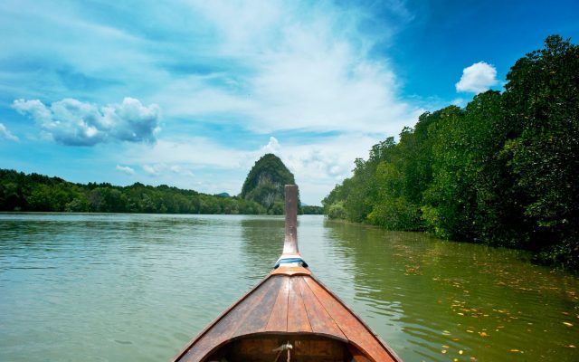 คู่มือท่องเที่ยวสระมรกต: สถานที่ท่องเที่ยวที่ต้องห้ามพลาดในกระบี่