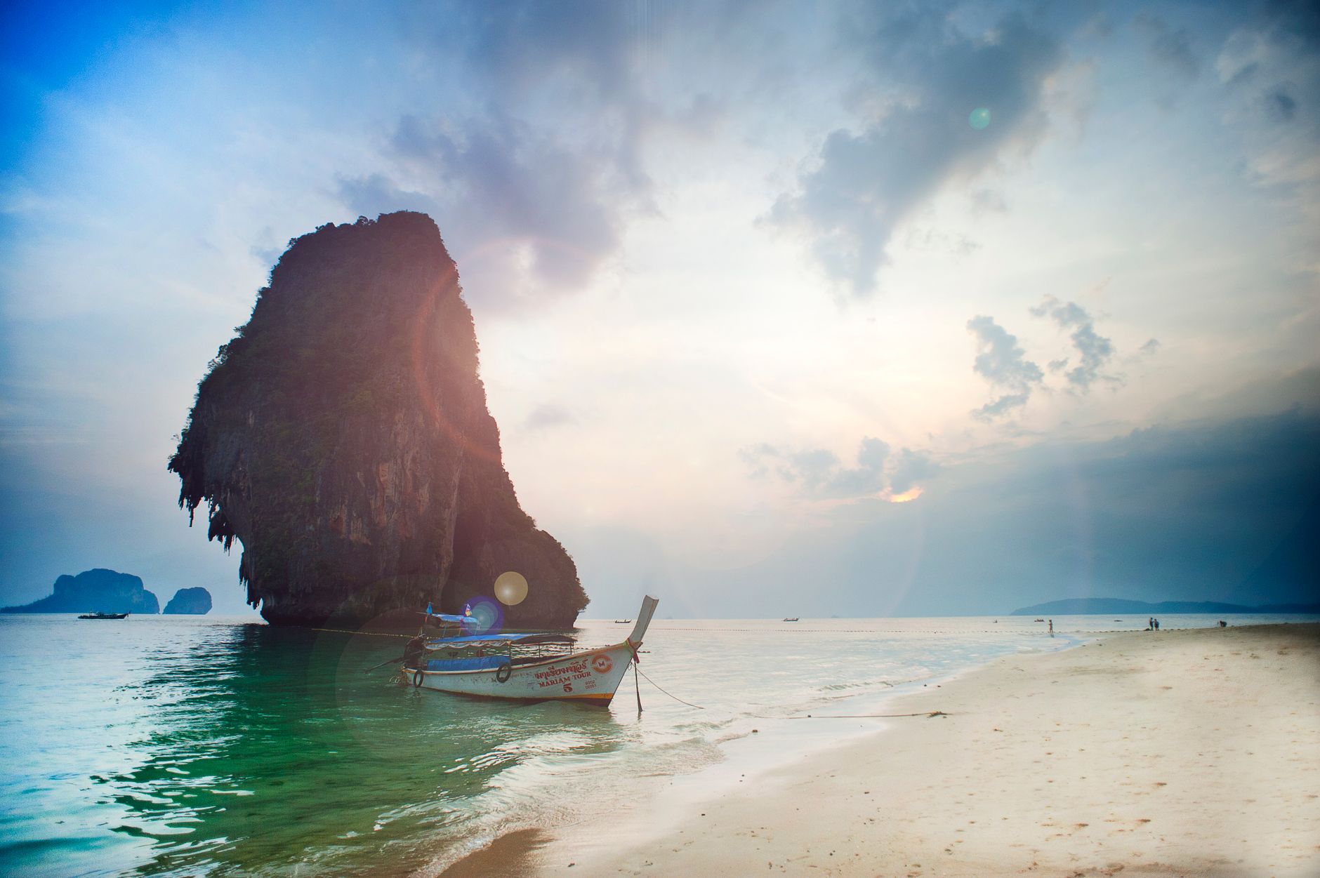 คู่มือท่องเที่ยวหาดไร่เลย์ (กระบี่, ไทย)