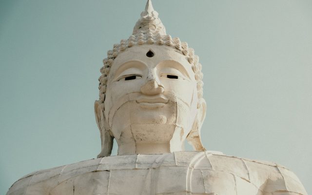 พระใหญ่ภูเก็ต: สัญลักษณ์แห่งความสงบของภูเก็ต