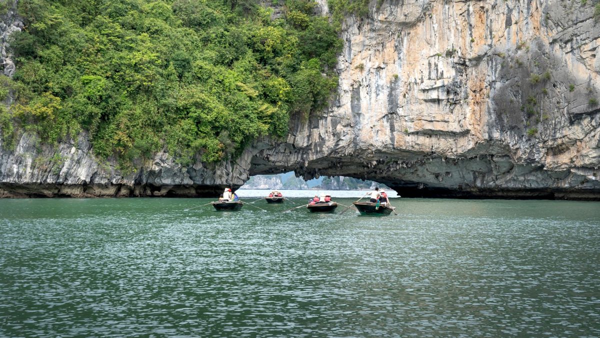 คู่มือท่องเที่ยวถ้ำซูงซ็อต (Sung Sot Cave) อ่าวฮาลอง ประเทศเวียดนาม