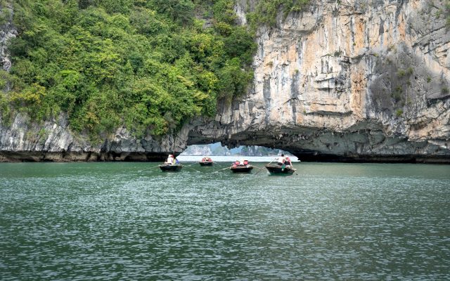 คู่มือท่องเที่ยวถ้ำซูงซ็อต (Sung Sot Cave) อ่าวฮาลอง ประเทศเวียดนาม