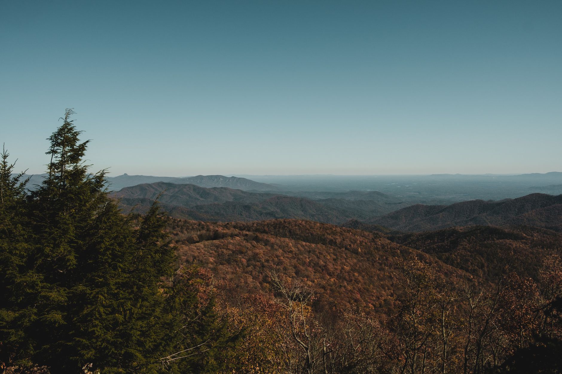 ที่พักสุดชิลใน Blue Ridge Mountain สำหรับการพักผ่อนช่วงฤดูใบไม้ร่วง