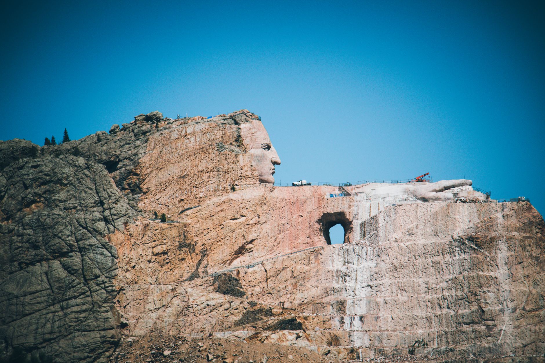 สำรวจ Crazy Horse Memorial ในเซาท์ดาโคตา