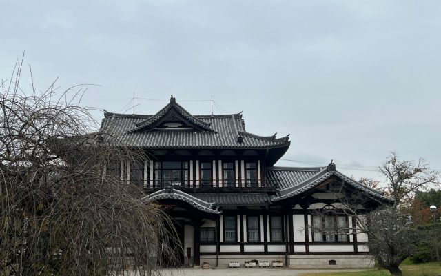 การท่องเที่ยวที่น่าตื่นเต้นใน Nara: การฟื้นฟูเรือนจำ Nara ของ Hoshino