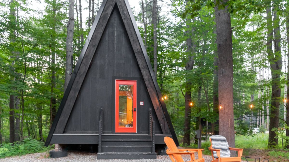 บ้านพัก A-Frame ในหุบเขาฮัดสัน: สถานที่พักผ่อนที่ไม่ควรพลาด