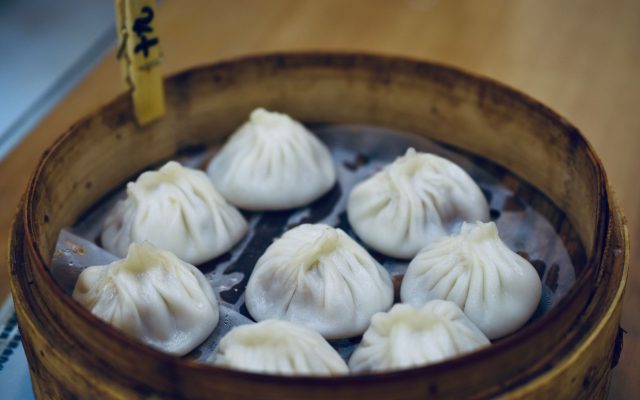 อาหารราคาประหยัดที่ดีที่สุดในเซี่ยงไฮ้: จาก Shengjian Bao ถึงขนมจีบปู