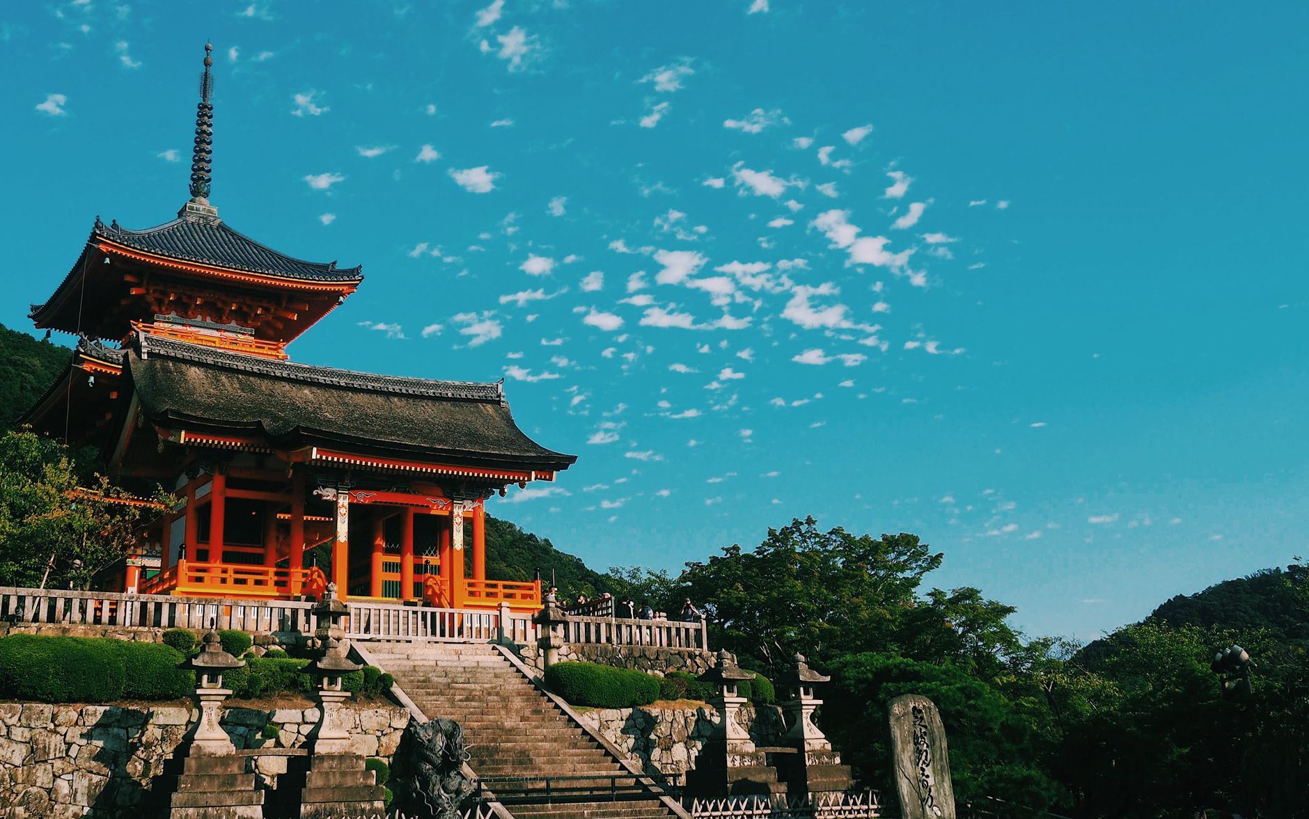 การท่องเที่ยวในญี่ปุ่น: สัมผัสวัฒนธรรมและธรรมชาติ