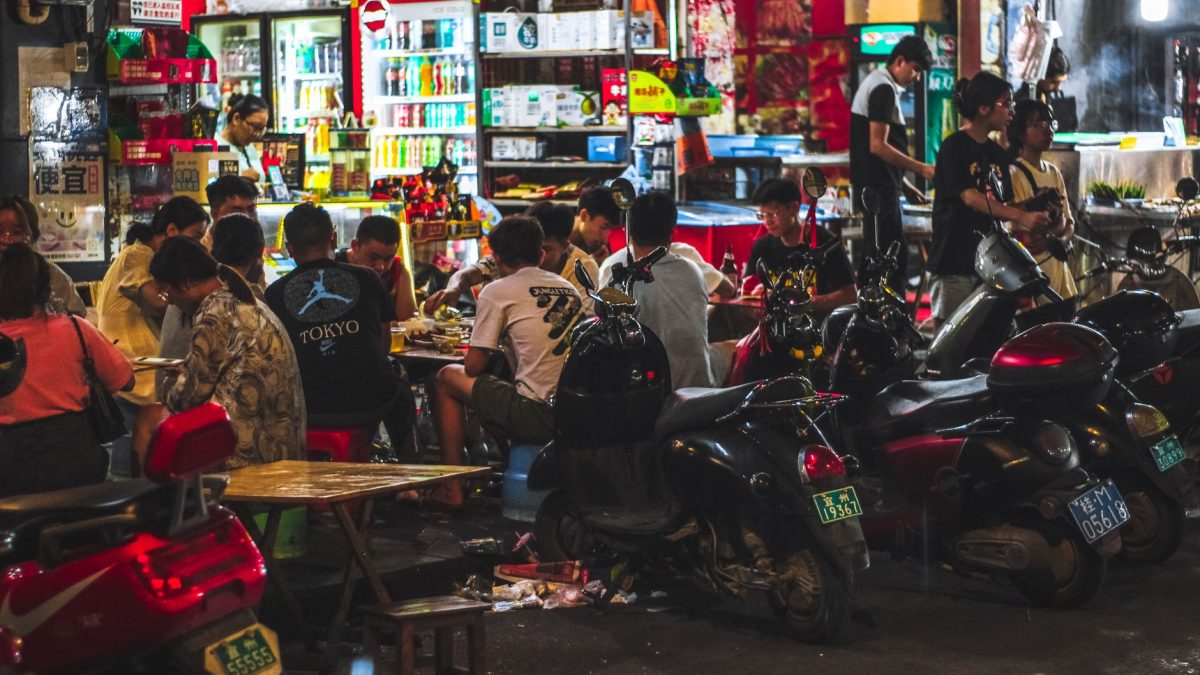 คู่มือตลาดกลางคืนจางเจียเจี้ย — มุมลับ