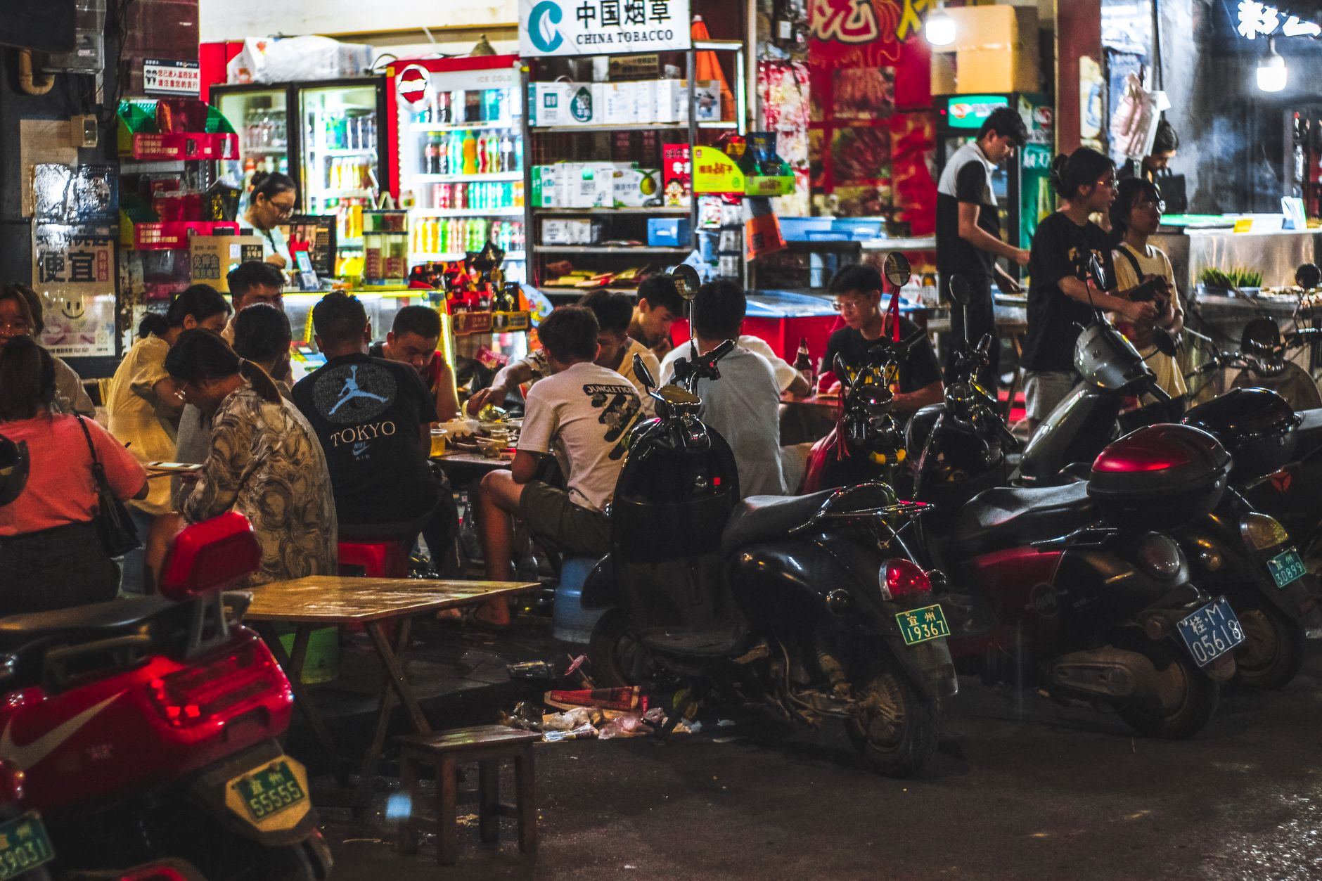 คู่มือตลาดกลางคืนจางเจียเจี้ย — มุมลับ