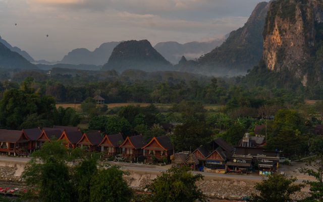 ลาวสำหรับแบ็คแพ็คเกอร์: เวียงจันทน์, วังเวียง และหลวงพระบาง