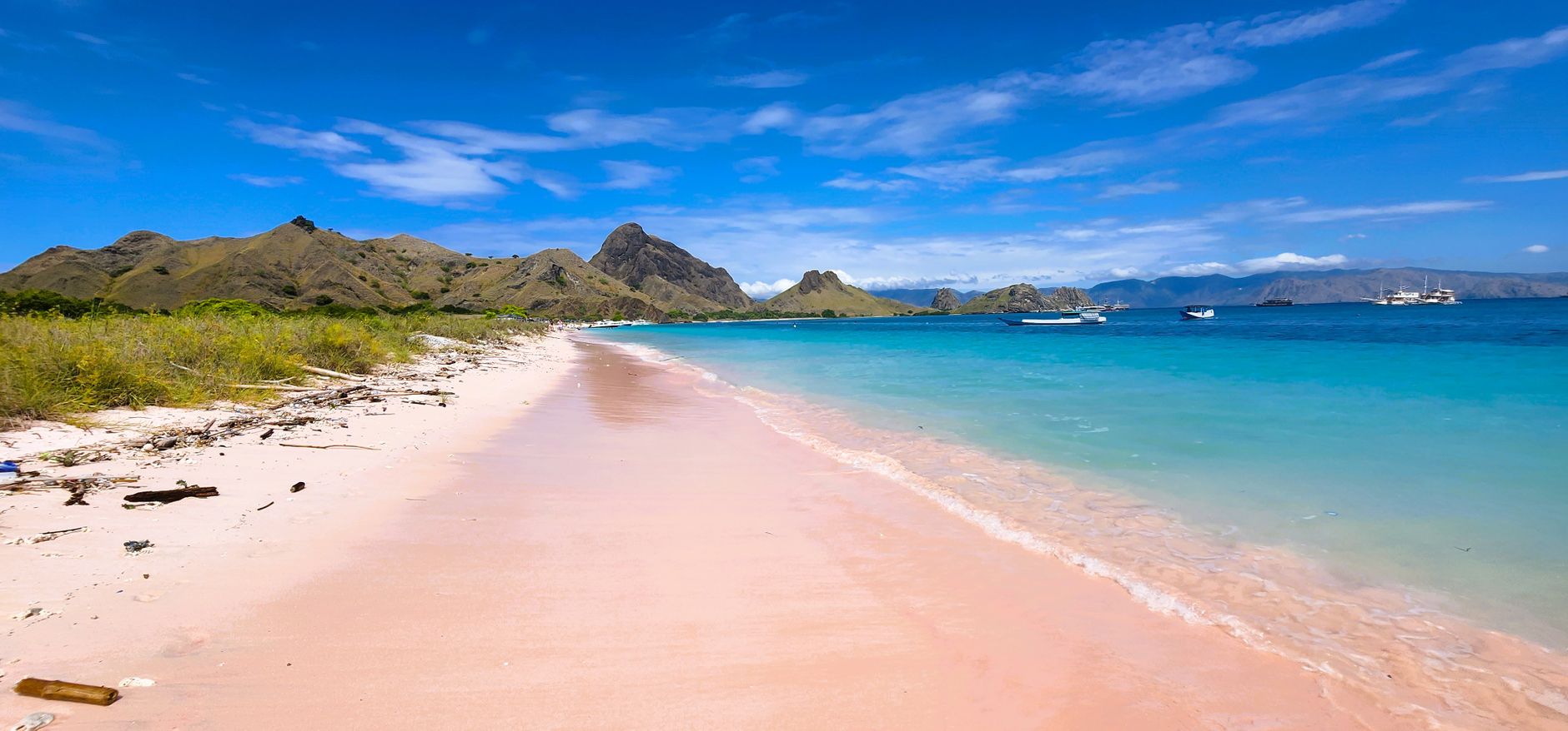 หาดสีชมพูโคโมโด: มุมลับแห่งอินโดนีเซีย
