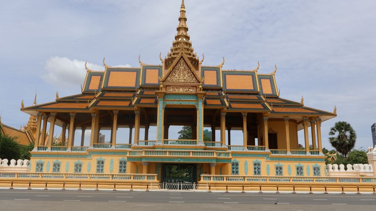 สำรวจพระราชวังพนมเปญ มุมลับที่คุณไม่ควรพลาด