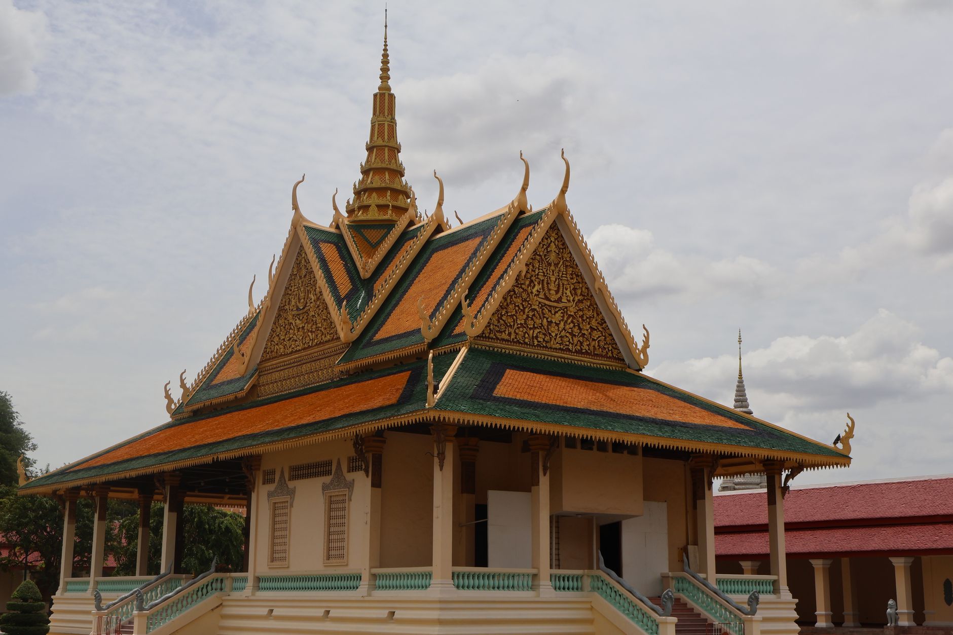 พิพิธภัณฑ์ตวลสเลง — มุมลับในพนมเปญ