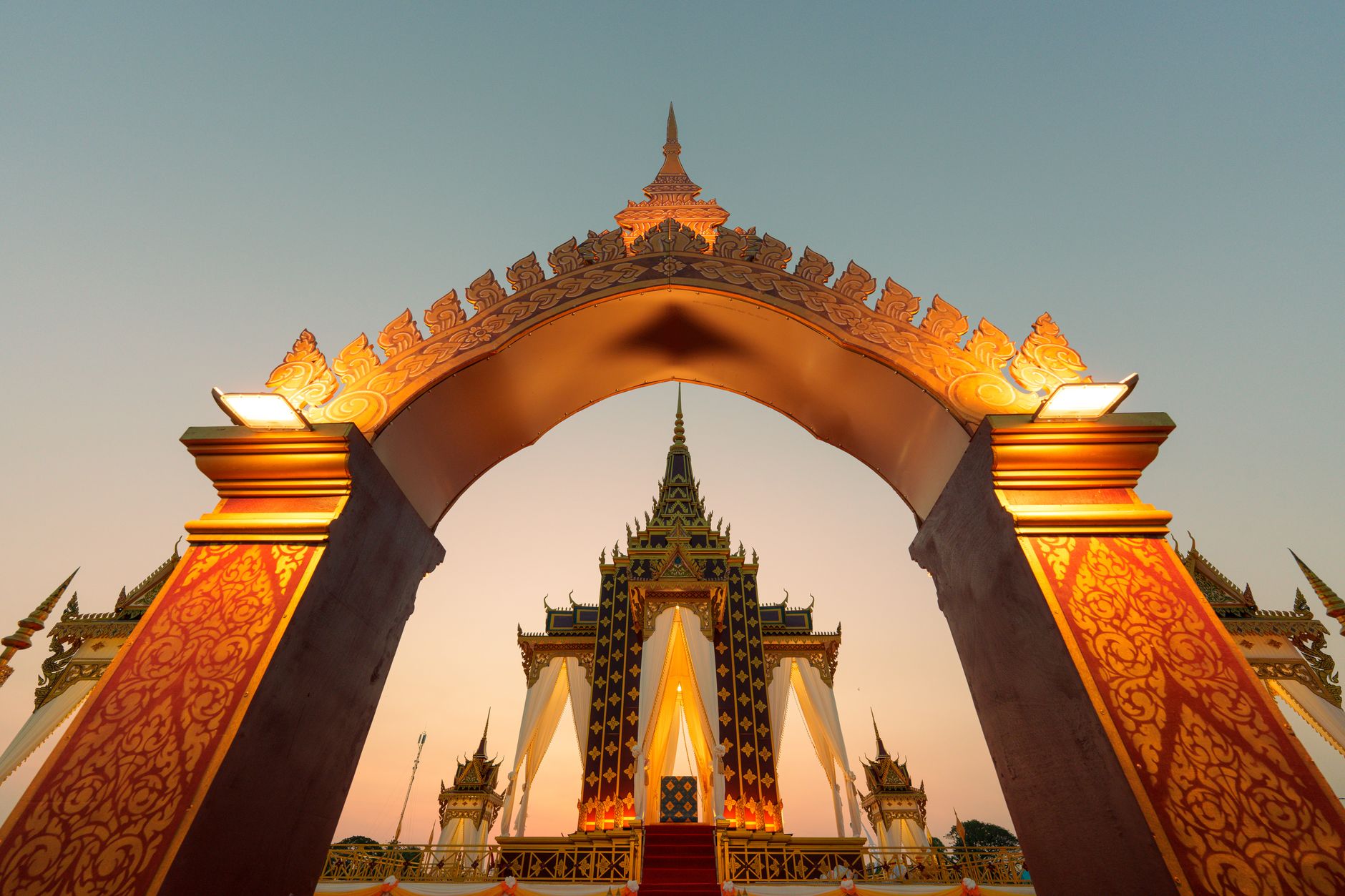 อนุสาวรีย์ปะตูไซ — มุมลับในเวียงจันทน์