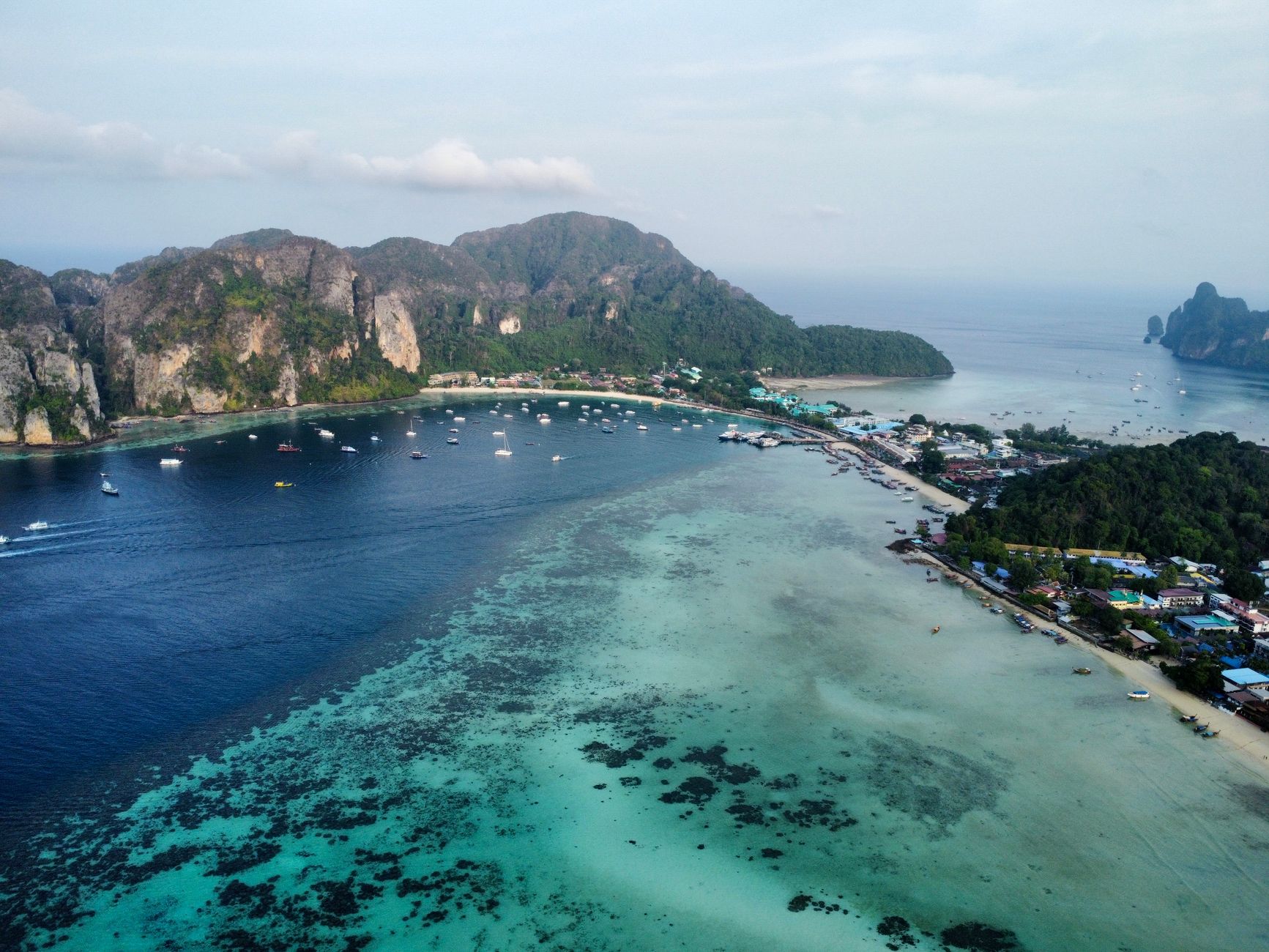 หมู่เกาะพีพี — มุมลับที่คุณไม่ควรพลาด
